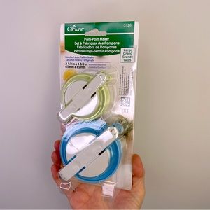 A Set of Two Perfect Pom-Pom Makers